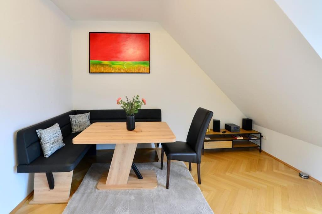 Apartment Modern Attic Flat With 2 Bedrooms *